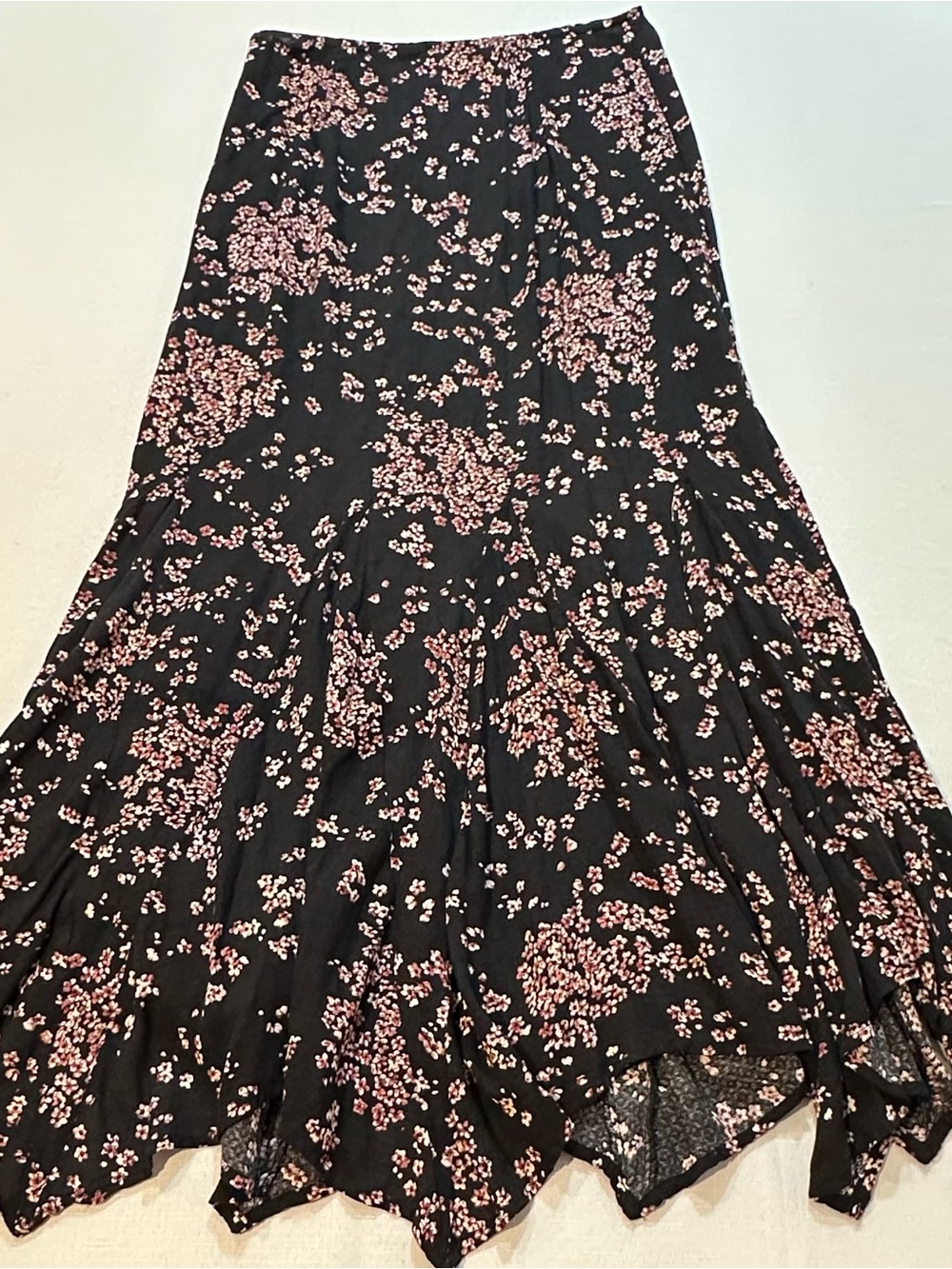 Free People Black Floral Handkerchief Hem Skirt Size 2 - Picture 12 of 12